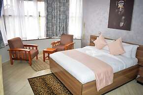 The 818 Hotel Ol Kalou