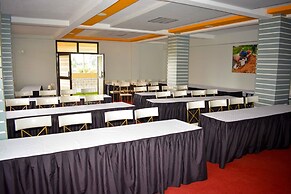 The 818 Hotel Ol Kalou