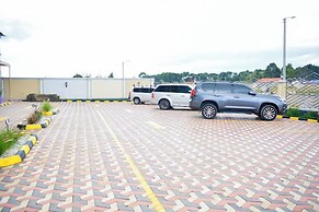 The 818 Hotel Ol Kalou