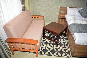 The 818 Hotel Ol Kalou