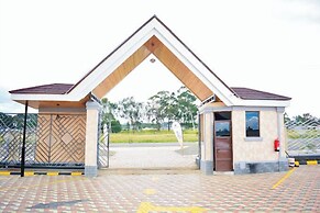 The 818 Hotel Ol Kalou