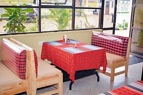 The 818 Hotel Ol Kalou