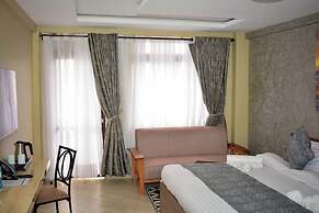 The 818 Hotel Ol Kalou