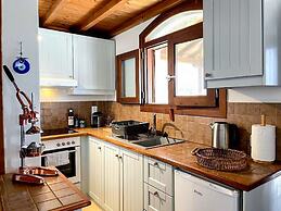 Pergamonto Cottage - Seaview Nest w Private Pool