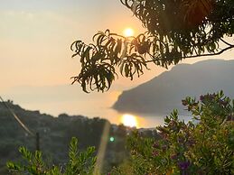 Pergamonto Cottage - Seaview Nest w Private Pool