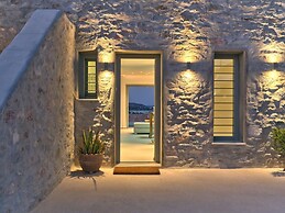 Villa Helia With Swimming Pool