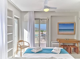 Villa Helia With Swimming Pool