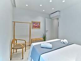 Villa Helia With Swimming Pool