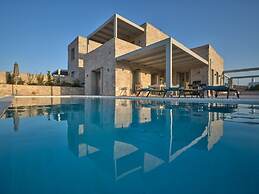 Villa Helia With Swimming Pool