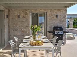 Villa Helia With Swimming Pool