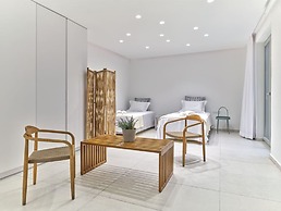 Villa Helia With Swimming Pool