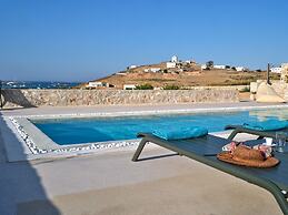 Villa Helia With Swimming Pool