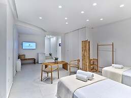 Villa Helia With Swimming Pool