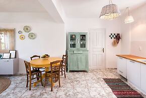 Menta II in Naousa With Free Parking Paros