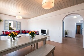 Menta I in the Heart of Naousa Free Parking Paros