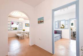 Menta I in the Heart of Naousa Free Parking Paros