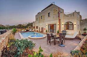 Country Views Villa Victoria