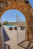 Country Views Villa Victoria