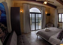 Country Views Villa Victoria