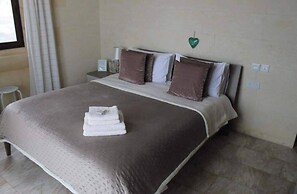 Country Views Villa Victoria