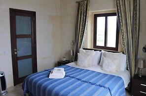 Country Views Villa Victoria