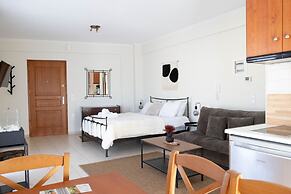 Rokani Studio II at Kalavrita Center