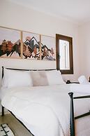 Rokani Studio I at Kalavrita Center