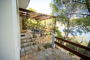 Aeraki Cottage at Heraion Lagoon