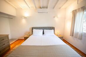 Aeraki Cottage at Heraion Lagoon