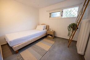 Aeraki Cottage at Heraion Lagoon