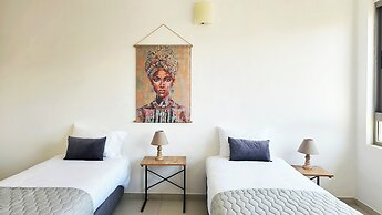 Phaedrus Living Ledras Residences 205