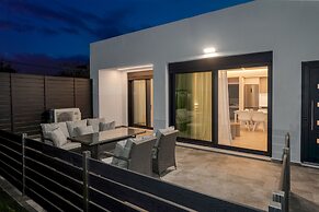 Potame Suite by Estia Pool View