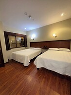 Hotel & Suites El Quijote