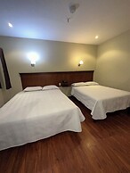 Hotel & Suites El Quijote