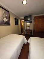 Hotel & Suites El Quijote