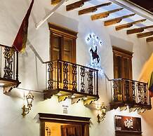 Hotel & Suites El Quijote
