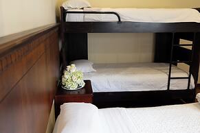 Hotel & Suites El Quijote