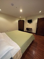 Hotel & Suites El Quijote