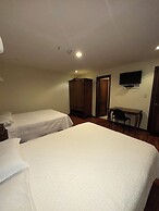 Hotel & Suites El Quijote