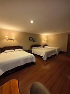 Hotel & Suites El Quijote