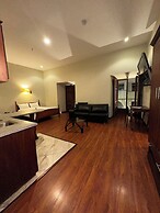 Hotel & Suites El Quijote