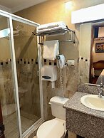 Hotel & Suites El Quijote