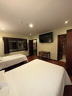 Hotel & Suites El Quijote