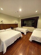 Hotel & Suites El Quijote