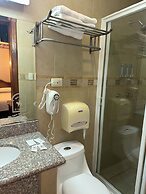 Hotel & Suites El Quijote