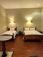 Hotel & Suites El Quijote