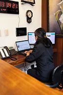 Hotel & Suites El Quijote