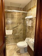 Hotel & Suites El Quijote