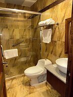 Hotel & Suites El Quijote