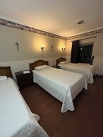 Hotel & Suites El Quijote